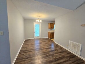 572 Danielle Dr in Clarksville, TN - Building Photo - Building Photo