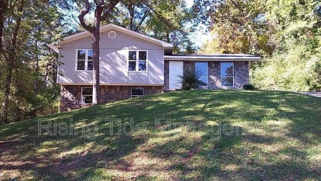 property at 1036 Arcadia Cir