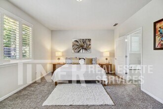 9812 Westminster Way in Elk Grove, CA - Building Photo - Building Photo