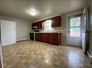 1325 Fox River Dr in De Pere, WI - Building Photo - Building Photo