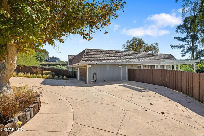 11316 Barranca Rd in Santa Rosa Valley, CA - Building Photo - Building Photo