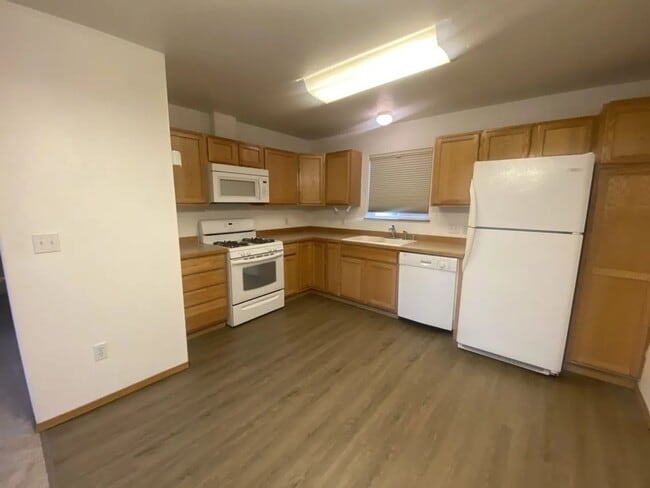 2732 Berryman Ln in Anchorage, AK - Building Photo - Building Photo