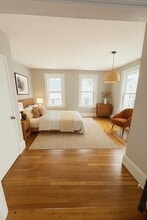 428 Spruce St, Unit 2 in Manchester, NH - Building Photo - Building Photo