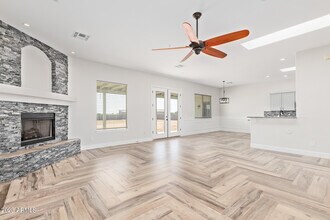 24431 W Horned Owl Trail in Wittmann, AZ - Building Photo - Building Photo