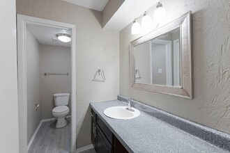 531 Bedford Rd in Bedford, TX - Building Photo - Building Photo