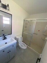 201-203 NE 12th Ave in Hallandale Beach, FL - Building Photo - Building Photo