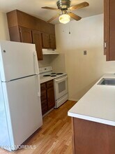 1021F Aberdeen Dr in Lakewood, NJ - Building Photo - Building Photo