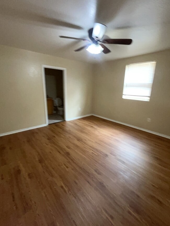 214 Bobbie Ann Ct in Granbury, TX - Building Photo - Building Photo