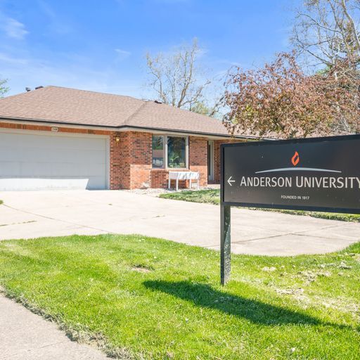 University Terrace in Anderson, IN - Building Photo