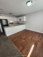 Decatur Place in Decatur, AL - Foto de edificio - Building Photo