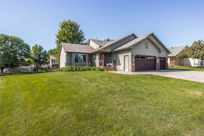 property at 7605 W Alexandra St