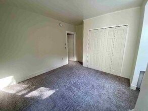 63 W Sharpnack St, Unit 3 in Philadelphia, PA - Building Photo - Building Photo