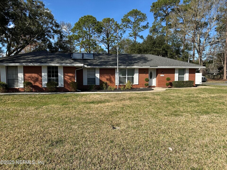 6189 Duclay Forest Dr S in Jacksonville, FL - Building Photo