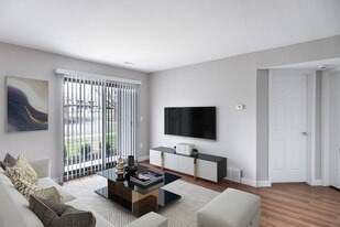 Oak Hill Apartments in Shelby Township, MI - Building Photo