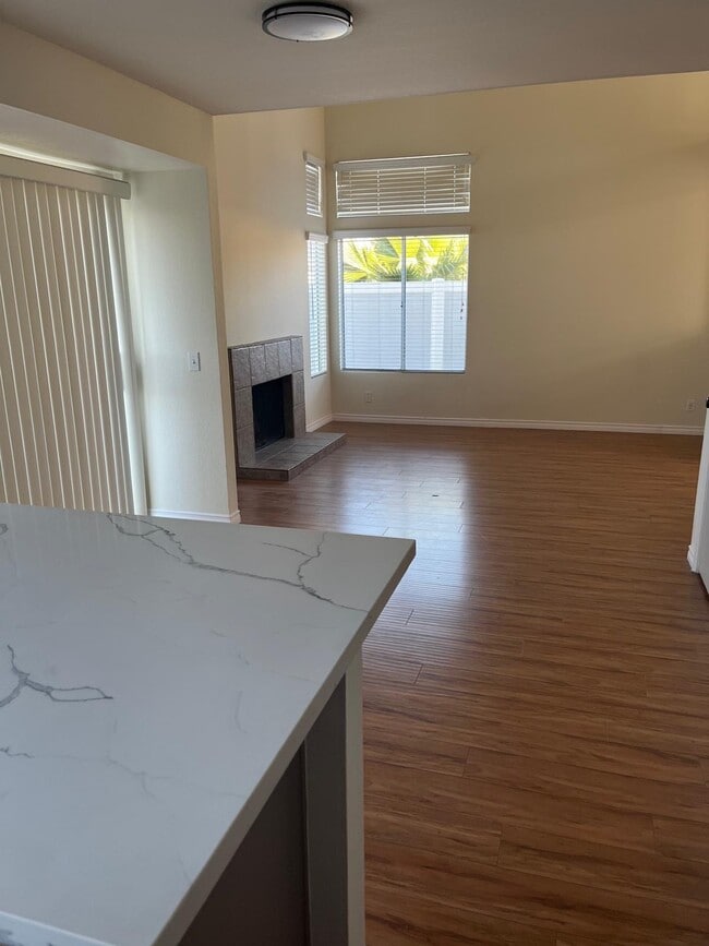 13410 Crystal Springs Dr in Corona, CA - Building Photo - Building Photo