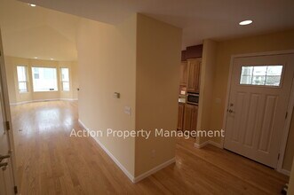 1014 N Minstrel Rd in Sequim, WA - Building Photo - Building Photo