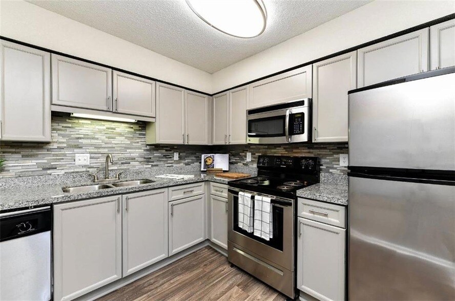 2800 Paces Ferry Rd SE, Unit 4321WR08 in Atlanta, GA - Building Photo