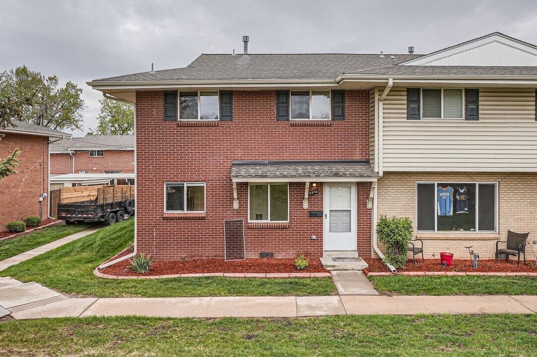 3942 S Yosemite St in Denver, CO - Building Photo