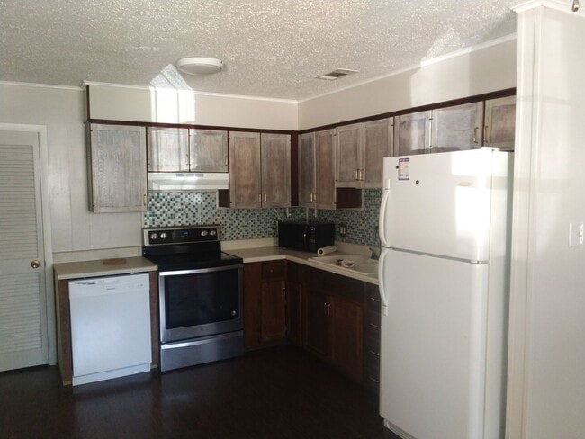 10 Katherine Loop in Leesville, LA - Building Photo - Building Photo