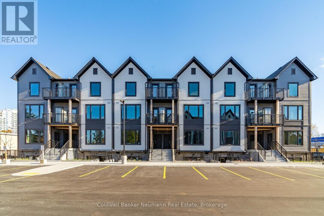 708 Woolwich St in Guelph, ON - Building Photo