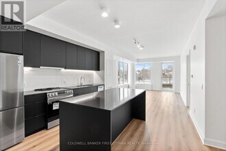 115-115 Echo Dr in Ottawa, ON - Building Photo - Building Photo