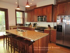343 K St, Unit 1 in Boston, MA - Building Photo