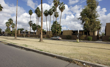 Hialeah Apartments in Phoenix, AZ - Building Photo - Building Photo