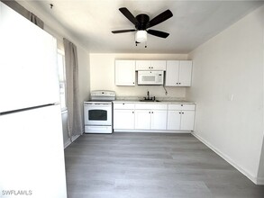 5194 Atlanta Ave in Ft. Myers, FL - Building Photo - Building Photo