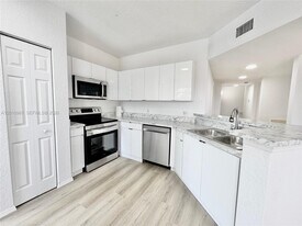 2311 Belmont Ln in North Lauderdale, FL - Building Photo