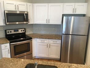 875 Elm St in Manchester, NH - Building Photo - Building Photo