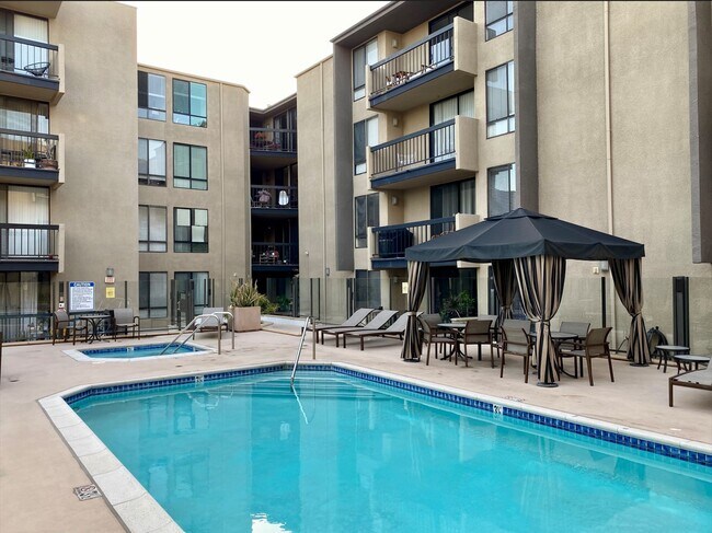 property at 7320 Hawthorn Ave