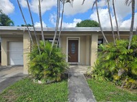 961 E 32nd St in Hialeah, FL - Building Photo - Building Photo