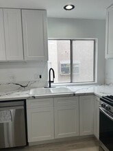 1101 Laveta Terrace, Unit 19 in Los Angeles, CA - Building Photo - Building Photo