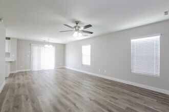 10210 Nolinas St in Las Vegas, NV - Building Photo - Building Photo