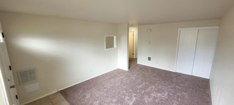 30320 13th Ave S in Federal Way, WA - Building Photo