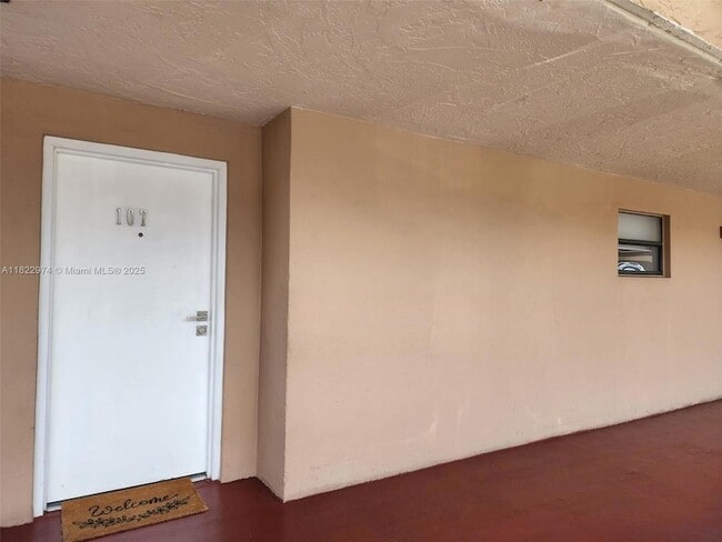 13850 SW 62nd St, Unit 107 in Miami, FL - Building Photo - Building Photo