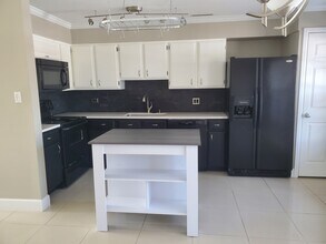 7110 S Gaylord St, Unit K10 in Centennial, CO - Foto de edificio - Building Photo