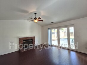 1040 Eleanor Ln in Manteca, CA - Building Photo - Building Photo