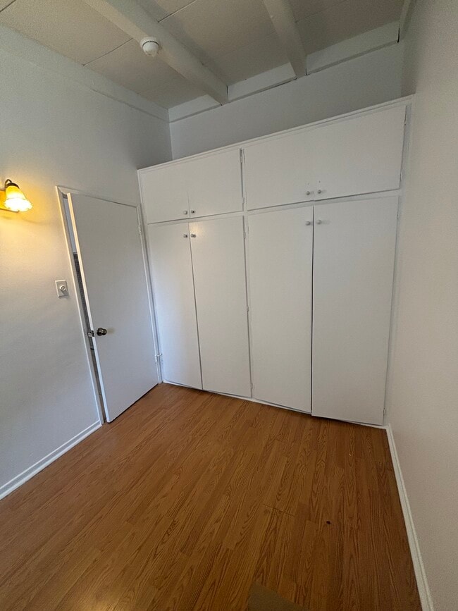 2218 Carnegie Ln, Unit D in Redondo Beach, CA - Foto de edificio - Building Photo