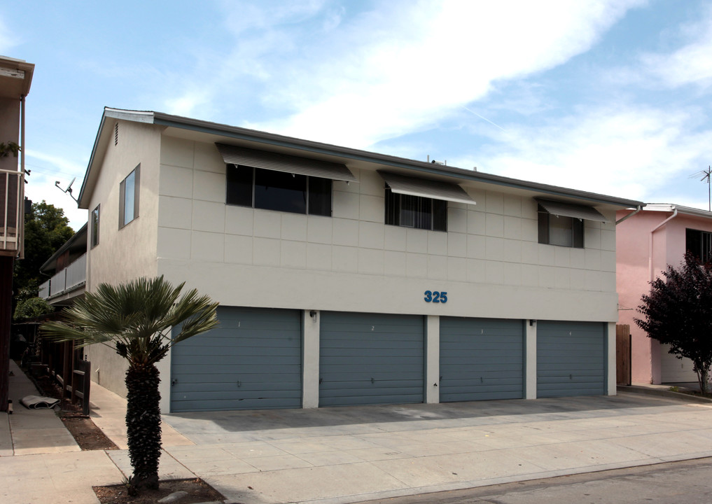 325 N Colorado Pl in Long Beach, CA - Building Photo