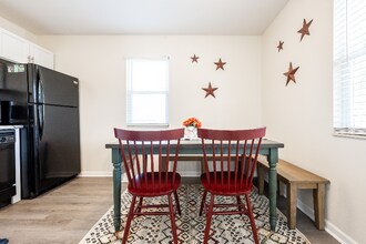 1310 S Woodlawn Ave in Bloomington, IN - Foto de edificio - Building Photo