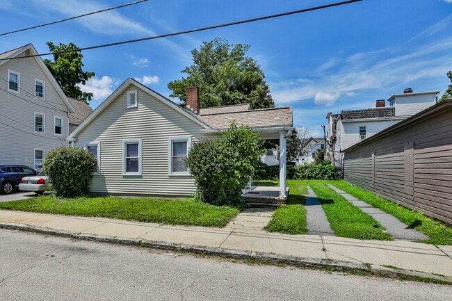 property at 1 Oak St