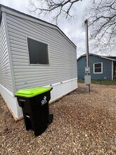 1412 Austin St in Bay City, TX - Foto de edificio - Building Photo