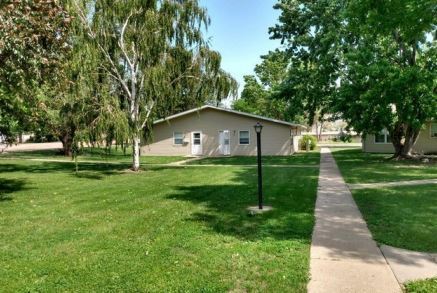 1033 E 3rd St in Redfield, SD - Building Photo