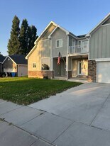 370 N 800 W in West Bountiful, UT - Building Photo