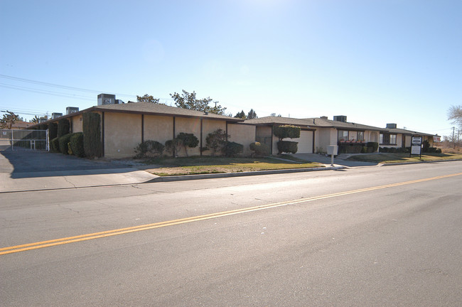 Gardens Apartments in Apple Valley, CA - Building Photo - Building Photo