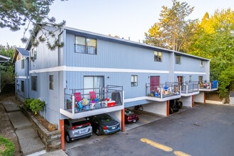 Terra Tempo Condominium in McMinnville, OR - Building Photo - Building Photo