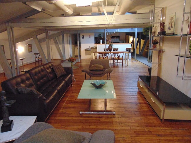 Globe Tobacco Lofts in Mount Airy, NC - Foto de edificio - Building Photo