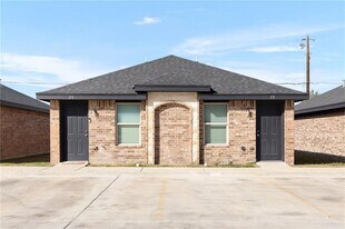 1105 W Kennedy St in Pharr, TX - Building Photo
