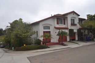 6135 Glenchester Row in San Diego, CA - Building Photo